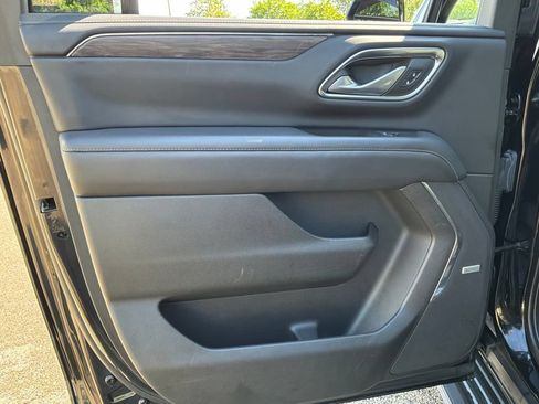 Used 2022 Chevrolet Suburban LT w/ LT Signature Package AWD/4WD image 28