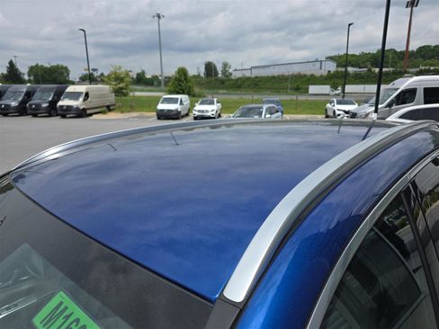 Used 2025 Mercedes-Benz GLC 300 4MATIC image 13