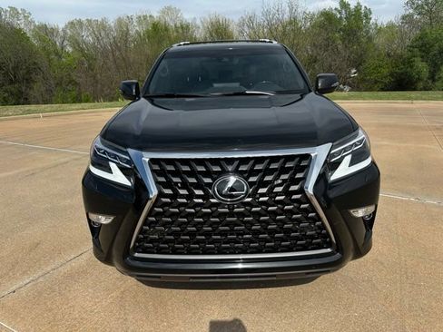 Used 2023 Lexus GX 460 Luxury w/ Accessory Package image 8