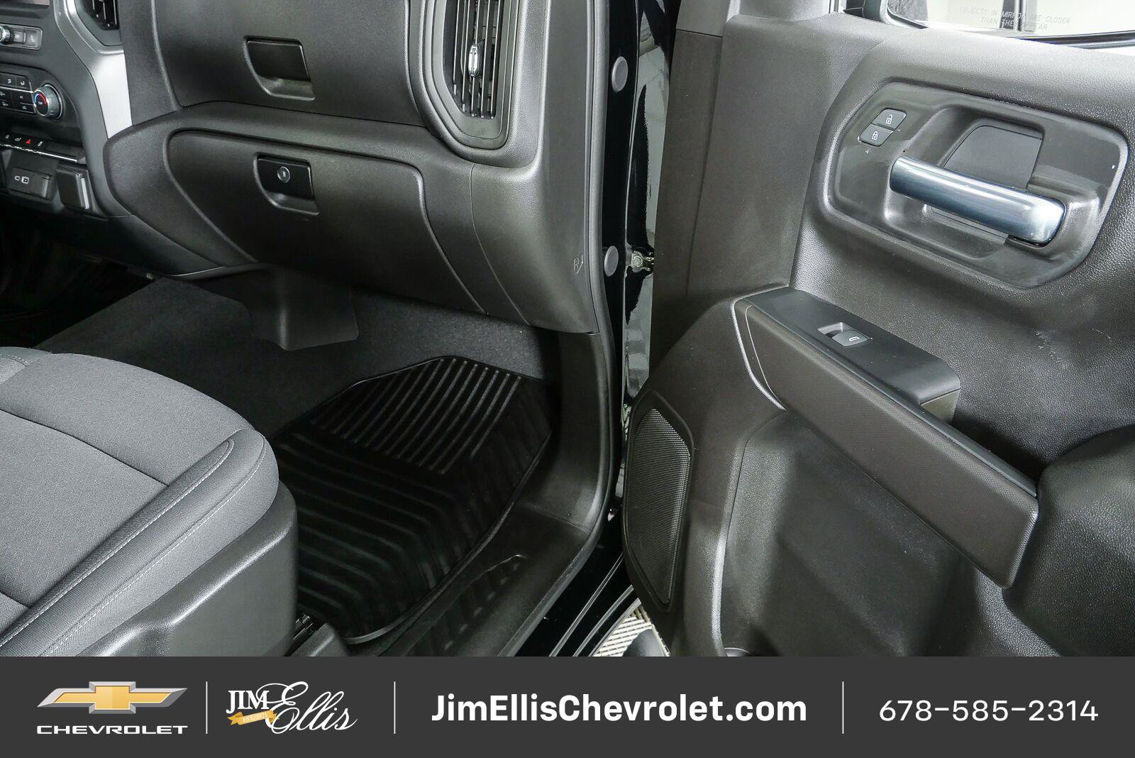 Used 2024 Chevrolet Silverado 1500 Custom w/ Turbomax Blackout Package AWD/4WD image 21