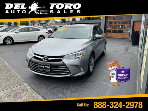Used 2017 Toyota Camry LE image 1
