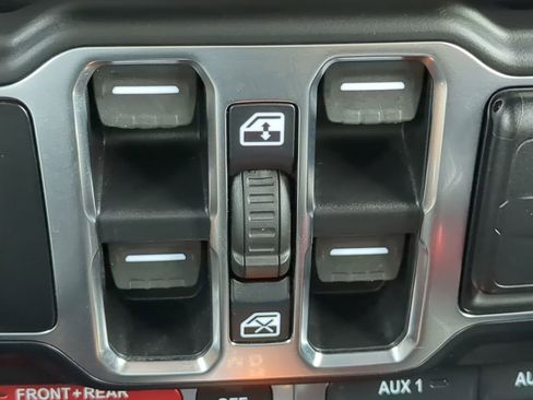 Used 2021 Jeep Wrangler Unlimited Rubicon w/ Trailer Tow Package image 25