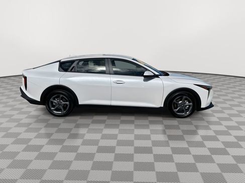 Certified 2025 Kia K4 LXS image 10