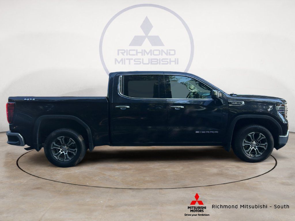 Used 2025 GMC Sierra 1500 SLT AWD/4WD image 2