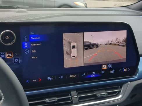 New 2026 Chevrolet Equinox EV LT image 31