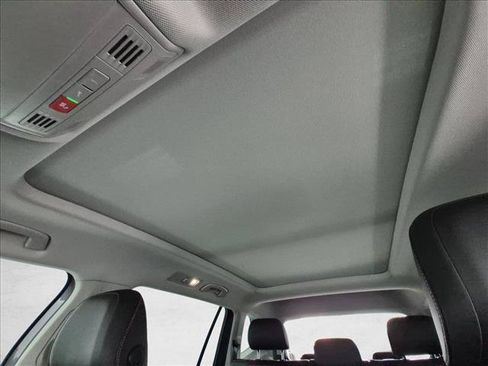 Used 2024 Volkswagen Tiguan Wolfsburg Edition FWD image 16