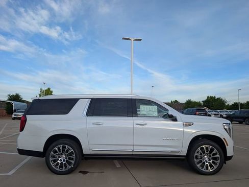 New 2026 GMC Yukon XL Denali w/ Denali Reserve Package RWD image 3