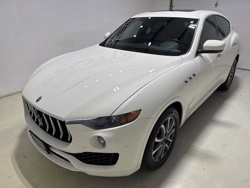 Used 2021 Maserati Levante image 11