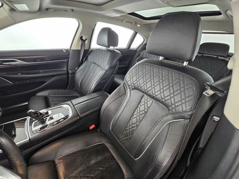 Used 2020 BMW 745e xDrive AWD/4WD image 21