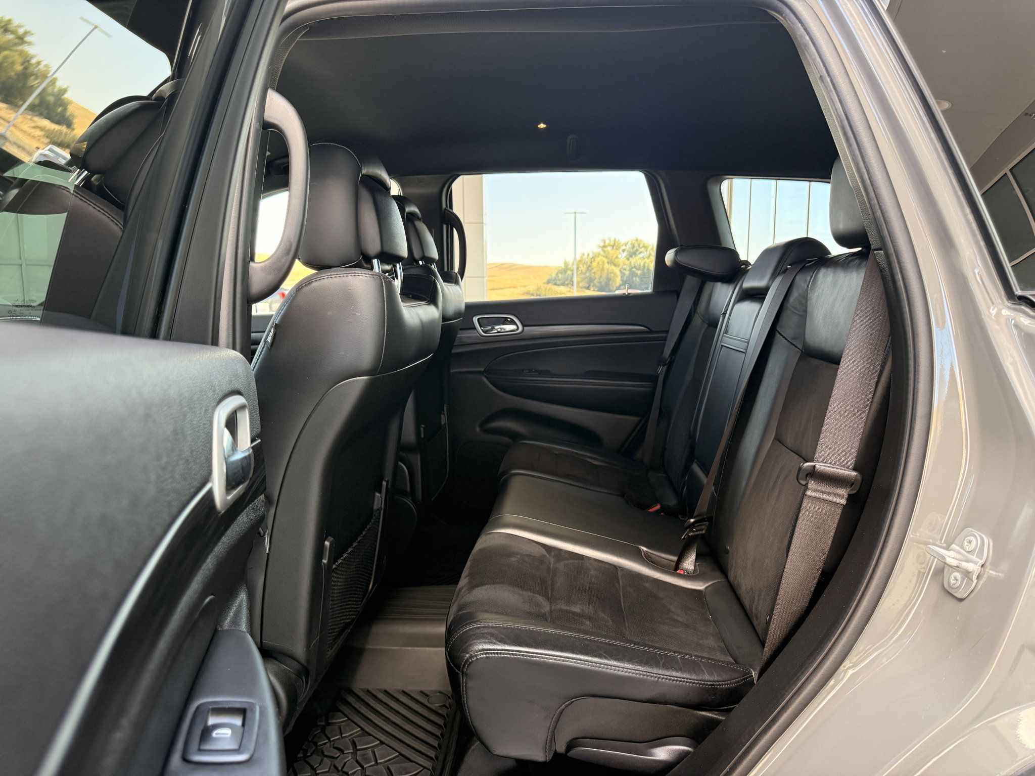 Used 2022 Jeep Grand Cherokee Laredo X RWD image 23