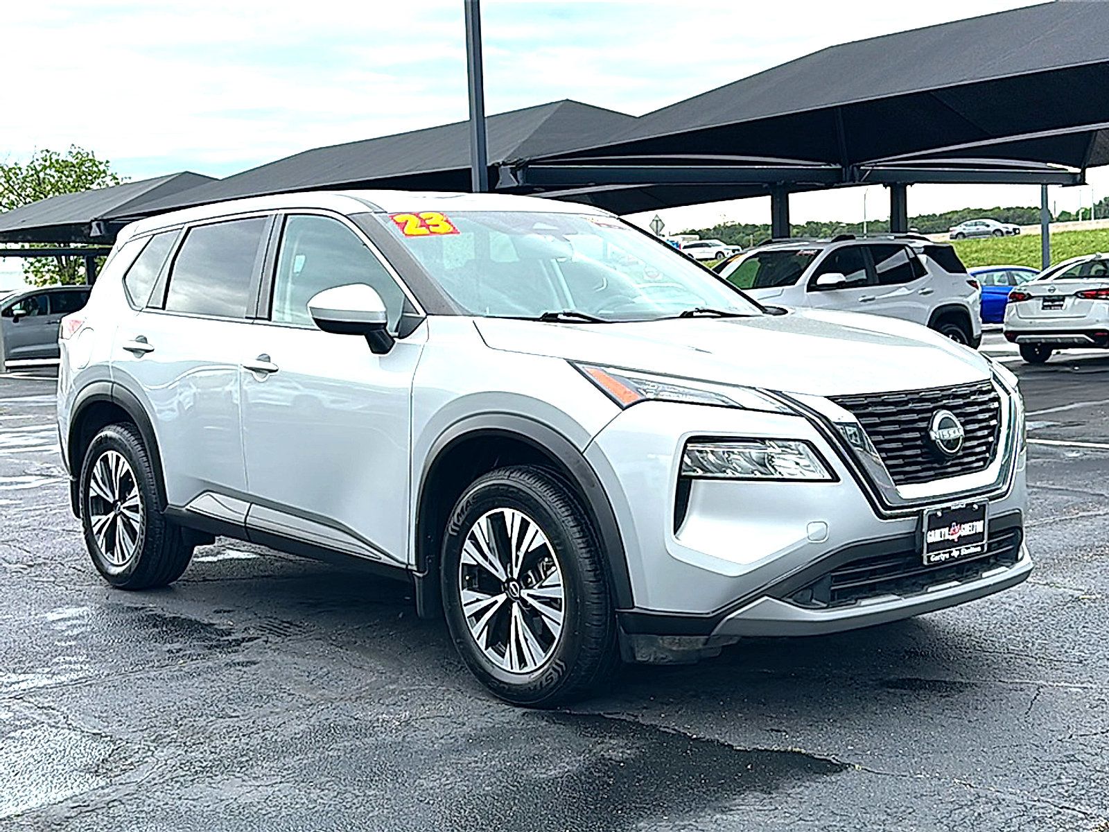 Used 2023 Nissan Rogue SV FWD image 10