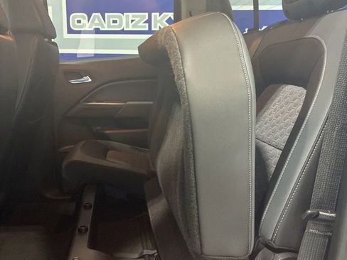 Used 2016 Chevrolet Colorado Z71 w/ Z71 Midnight Edition AWD/4WD image 24