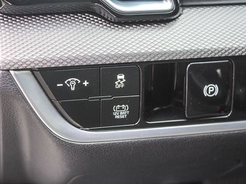 Used 2023 Kia Sportage LX image 31