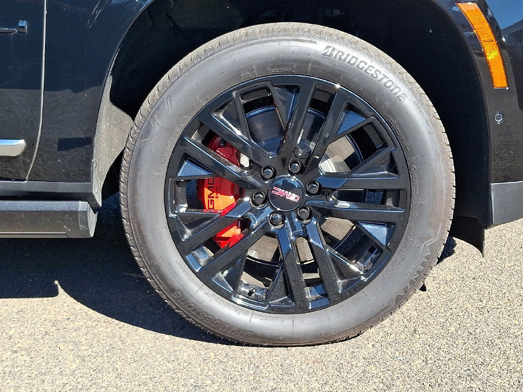 Used 2026 GMC Yukon Denali w/ Sun & Power Step Package AWD/4WD image 8