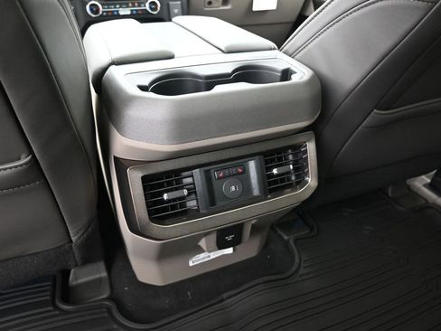 New 2026 Ford F450 Platinum w/ Platinum Plus Package AWD/4WD image 22