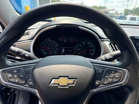 Used 2023 Chevrolet Malibu LT FWD image 15