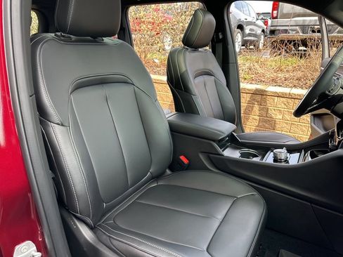 Used 2025 Jeep Grand Cherokee Limited w/ Black Appearance Package image 28