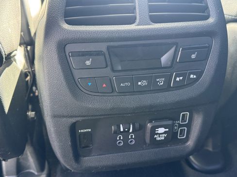 Used 2021 Honda Pilot Touring image 23