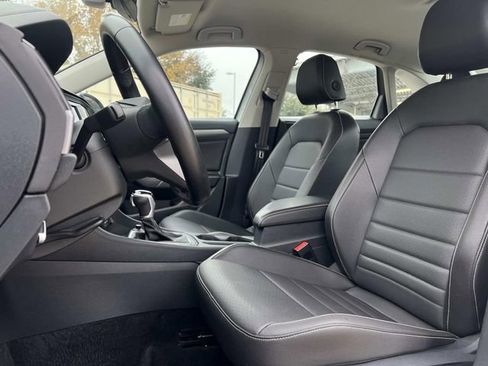 Used 2024 Volkswagen Jetta SE image 11