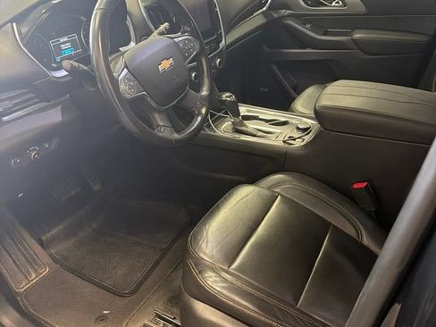 Used 2019 Chevrolet Traverse LT w/ LT Premium Package AWD/4WD image 2