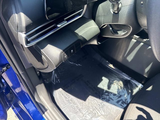 Certified 2024 Hyundai Elantra SEL FWD image 18