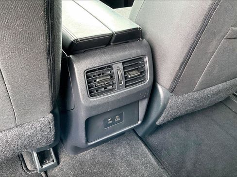 Used 2023 Nissan Rogue SV AWD/4WD image 33