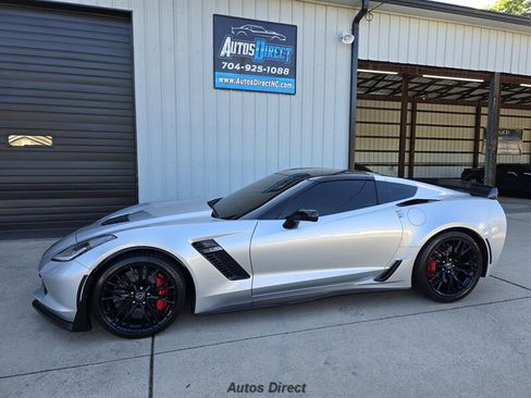 Used 2016 Chevrolet Corvette Z06 w/ Z07 Performance Package RWD image 2