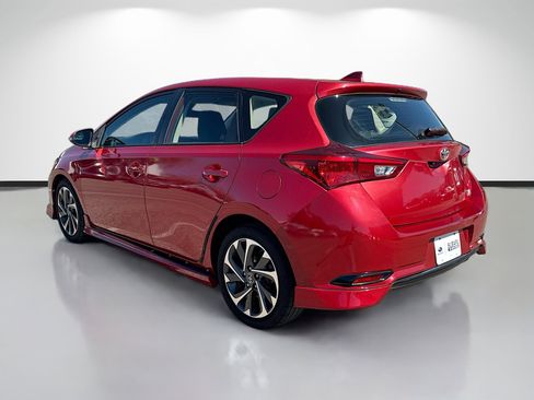 Used 2017 Toyota Corolla iM image 5
