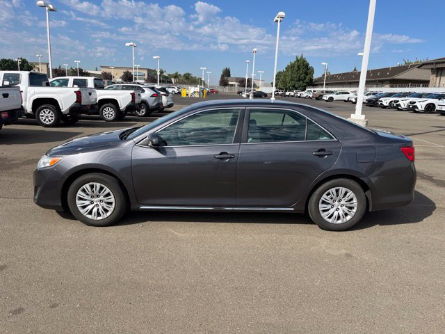Used 2014 Toyota Camry LE FWD image 2