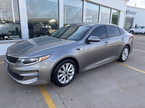 Used 2017 Kia Optima LX FWD image 1