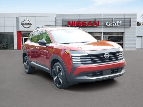 Certified 2026 Nissan Kicks SR FWD image 2