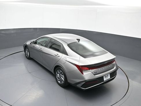 Certified 2024 Hyundai Elantra SEL FWD image 39