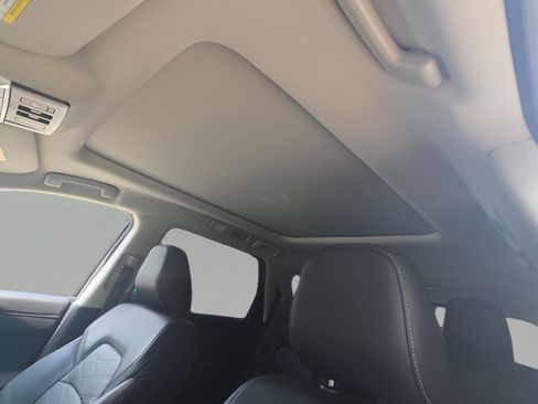Certified 2025 Nissan Pathfinder Platinum FWD image 16