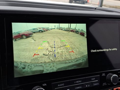 Used 2025 Nissan Frontier PRO-4X image 17