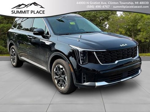Certified 2024 Kia Sorento S w/ Panoramic Sunroof Package AWD/4WD image 1