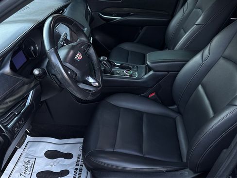 Used 2019 Cadillac XT4 Sport w/ Driver Awareness Package image 9