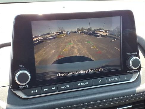 Used 2024 Nissan Rogue SV FWD image 6