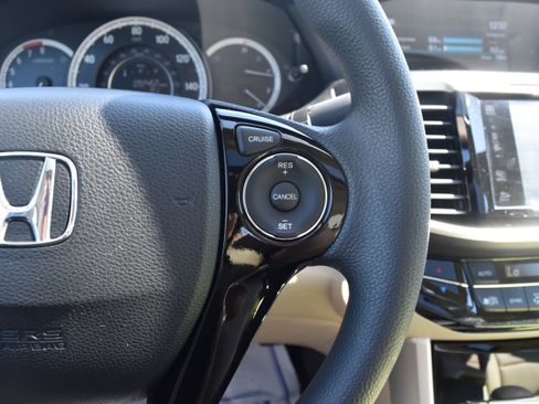 Certified 2017 Honda Accord EX image 20