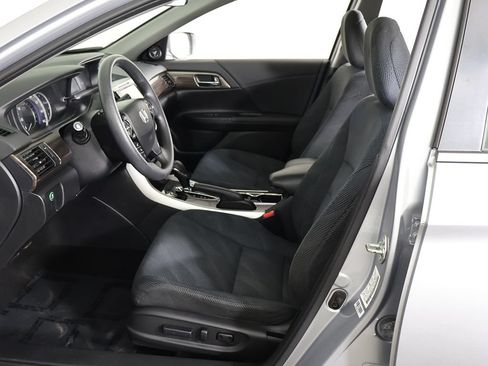 Used 2017 Honda Accord EX image 26