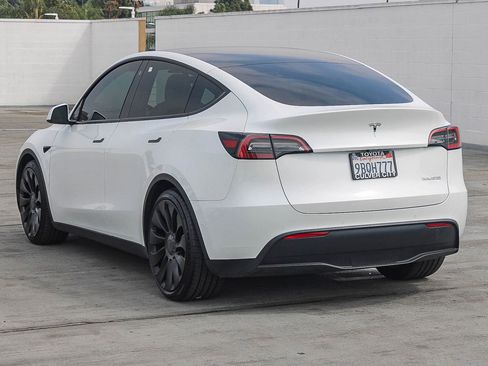 Used 2022 Tesla Model Y Performance image 7
