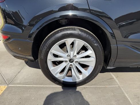 Used 2025 Audi Q6 e-tron Premium w/ Convenience Package RWD image 15