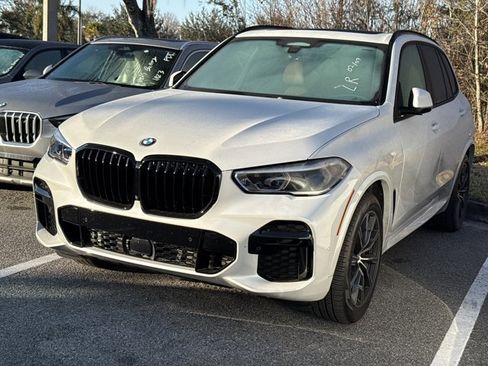 Certified 2023 BMW X5 xDrive40i w/ Executive Package image 3