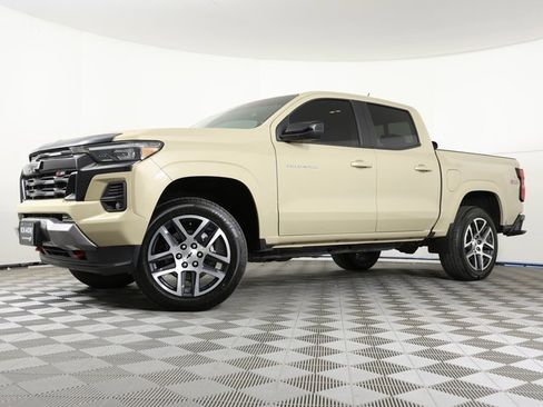 Used 2023 Chevrolet Colorado Z71 w/ Z71 Convenience Package 2 image 1