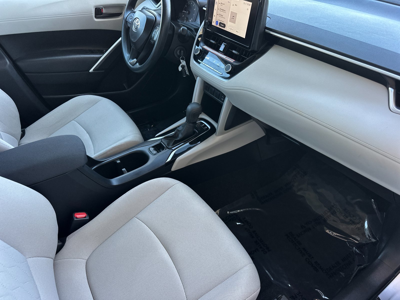 Used 2025 Toyota Corolla Cross L FWD image 15