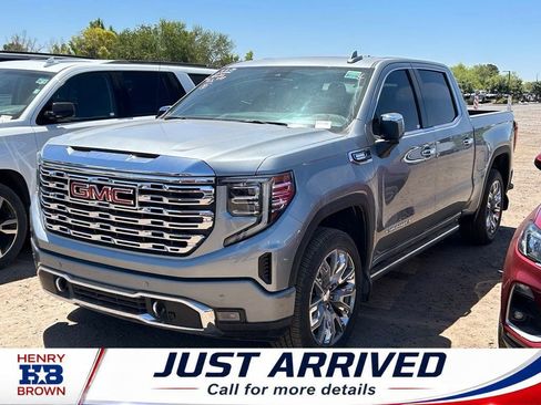 Used 2025 GMC Sierra 1500 Denali w/ Denali Reserve Package AWD/4WD image 1