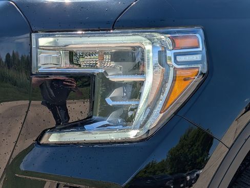 Used 2021 GMC Sierra 1500 Elevation AWD/4WD image 16
