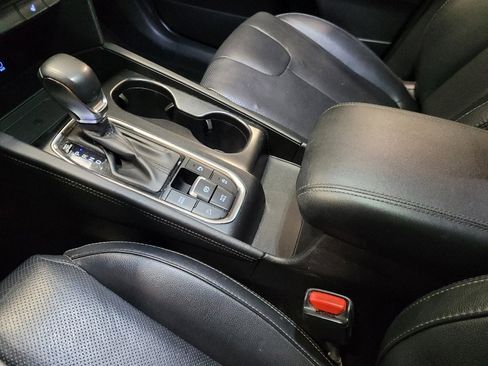 Used 2020 Hyundai Santa Fe SEL w/ Convenience + Premium Package image 26