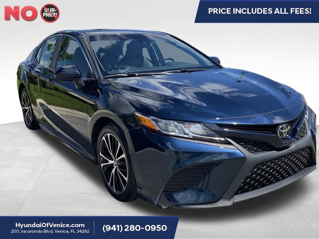 Used 2018 Toyota Camry SE FWD image 1