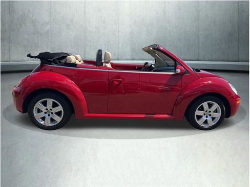 Used 2007 Volkswagen Beetle Convertible w/ Package 1 FWD image 9