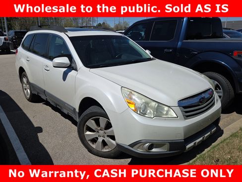 Used 2011 Subaru Outback 2.5i Limited w/ PWR Moonroof Pkg image 2
